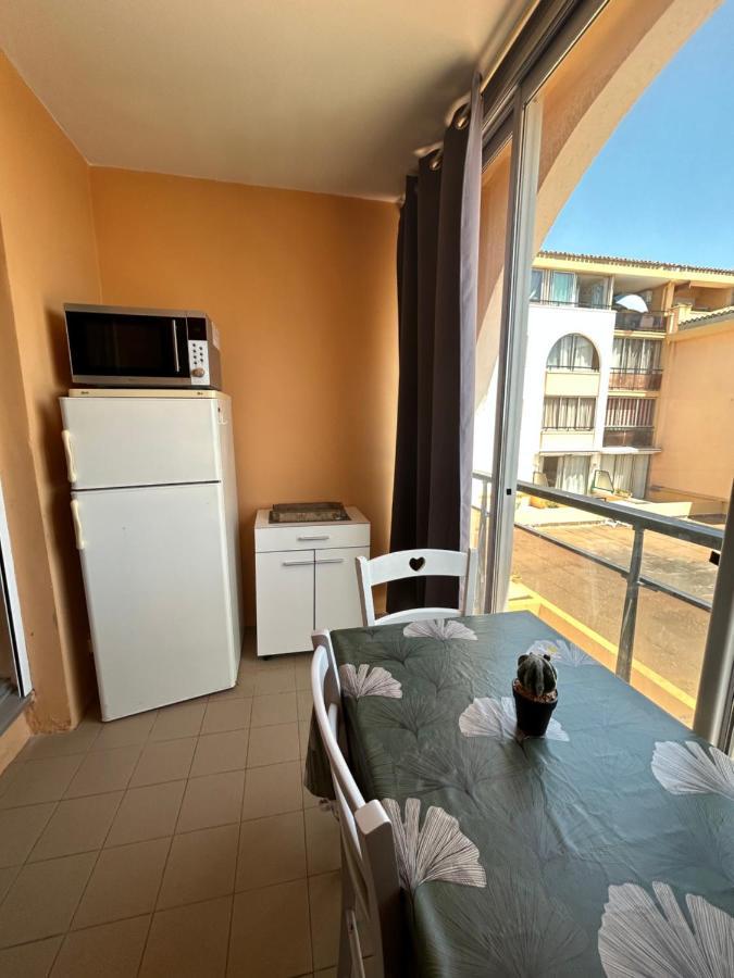 Studio Vue Mer Situe A Cote De La Plage Quartier Des Quilles Sète Exteriör bild