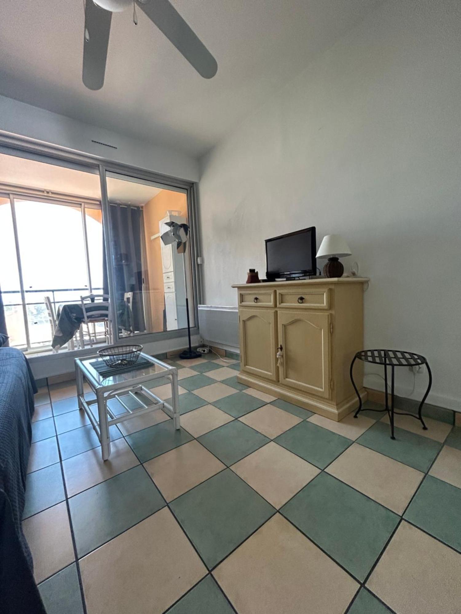 Studio Vue Mer Situe A Cote De La Plage Quartier Des Quilles Sète Exteriör bild